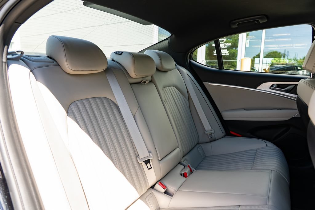 Used 2023 Genesis G70 2.0T w/ Sport Prestige Package AWD/4WD image 27