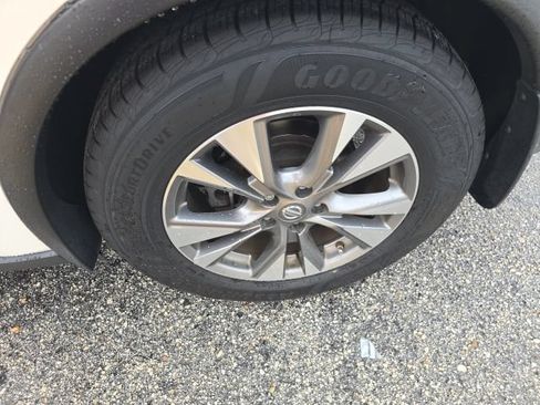 Used 2018 Nissan Murano SV FWD image 26