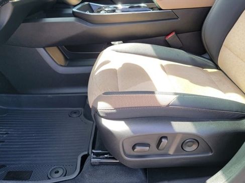 Used 2026 Chevrolet Equinox ACTIV FWD image 21
