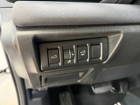 Used 2023 Subaru Outback Premium AWD/4WD image 29