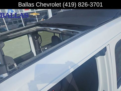 Used 2022 Jeep Wrangler Unlimited Sahara image 19