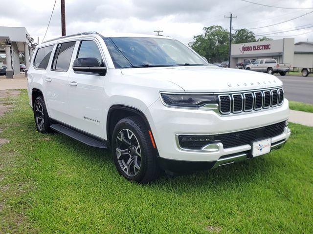 Used 2023 Jeep Wagoneer L Series III w/ Preferred Equipment Group AWD/4WD image 2