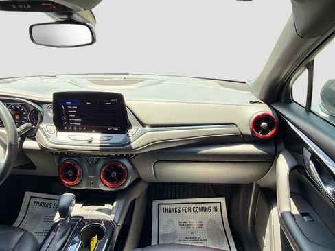 Used 2023 Chevrolet Blazer RS w/ Enhanced Convenience Package FWD image 18