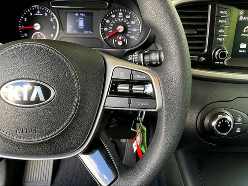 Used 2020 Kia Sorento LX FWD image 12