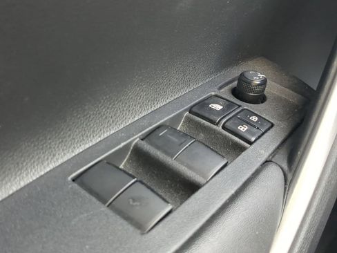 Used 2023 Toyota Corolla Cross XLE w/ Convenience Package image 31