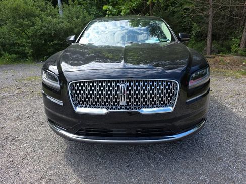 Used 2021 Lincoln Nautilus AWD image 9