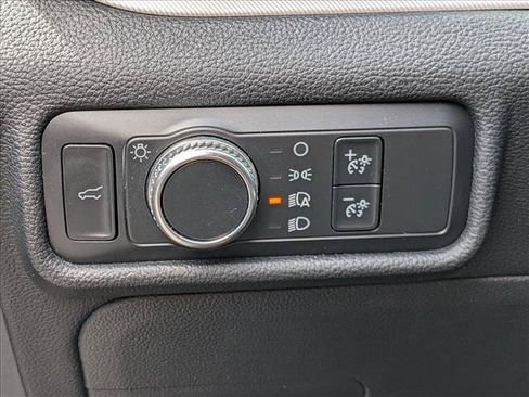 Used 2020 Ford Explorer XLT RWD image 17