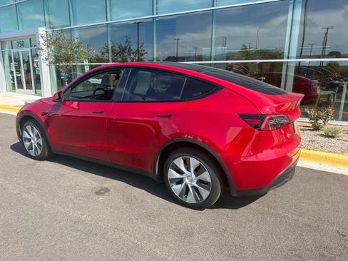Used 2021 Tesla Model Y Long Range AWD/4WD image 25