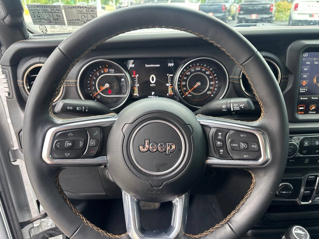 Used 2022 Jeep Gladiator Overland AWD/4WD image 14