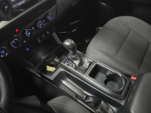 Used 2019 Toyota Tacoma TRD Off-Road AWD/4WD image 26