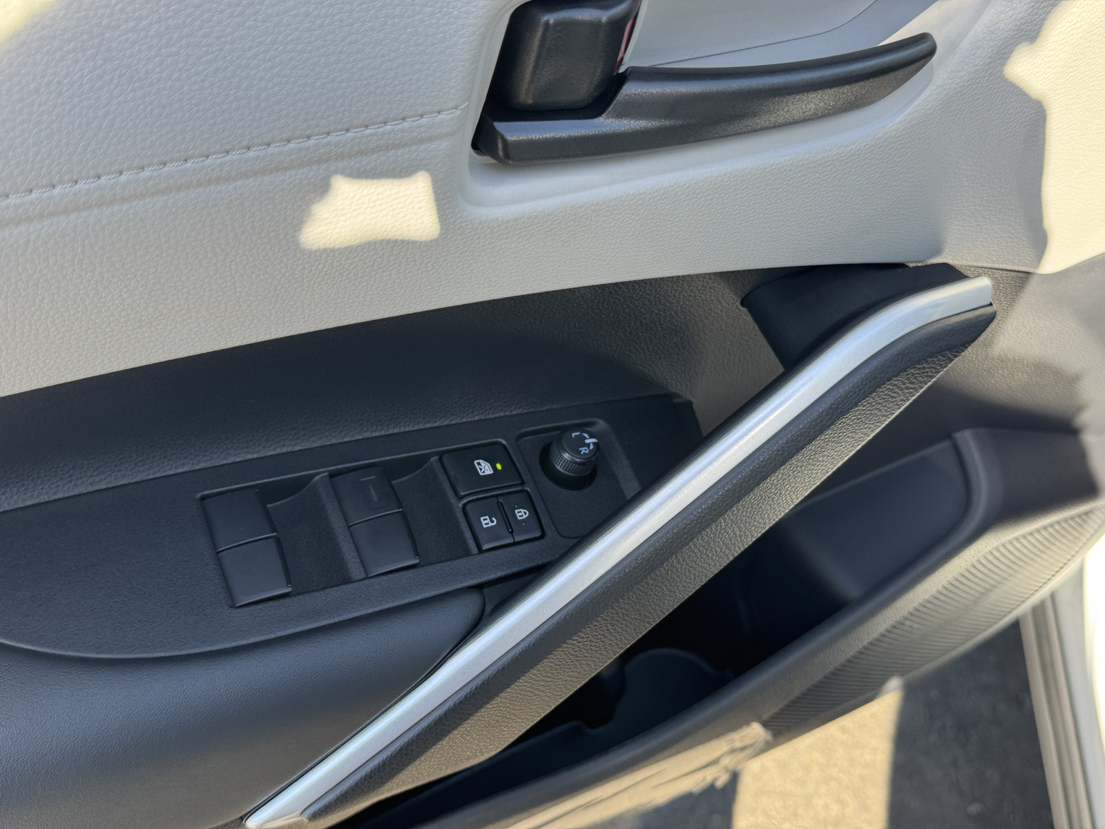 New 2026 Toyota Corolla Cross L FWD image 17