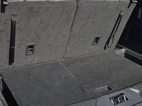 Used 2025 Ford Explorer ST-Line w/ ST-Line Street Pack image 11