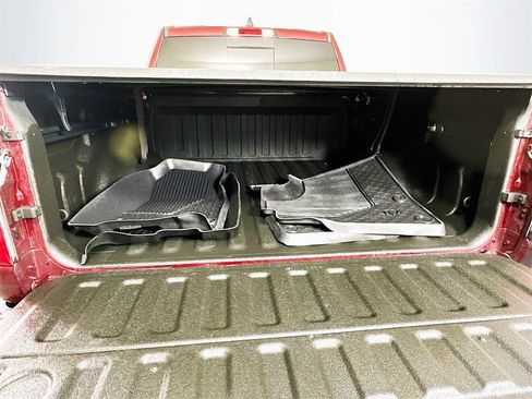 Used 2019 RAM 1500 Laramie image 25