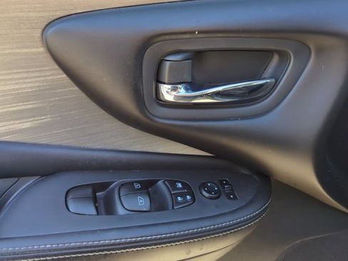 Used 2017 Nissan Murano SV image 8