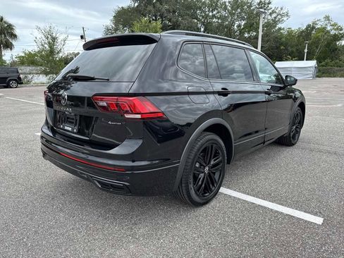 Used 2022 Volkswagen Tiguan SE R-Line AWD/4WD image 6
