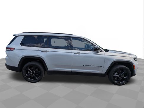 Used 2023 Jeep Grand Cherokee L Laredo AWD/4WD image 3