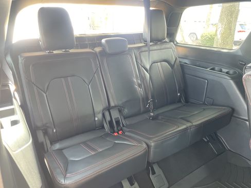Used 2024 Ford Expedition Limited AWD/4WD image 31