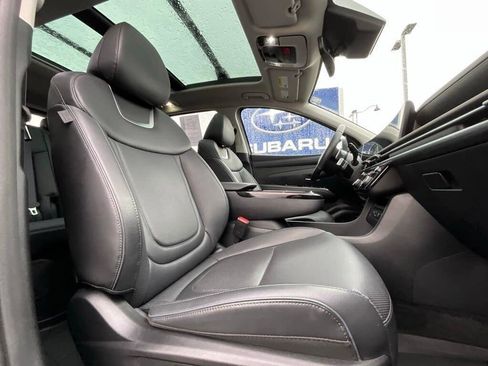 Used 2025 Hyundai Tucson Limited image 12