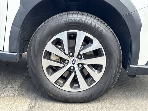 Certified 2025 Subaru Outback AWD/4WD image 4