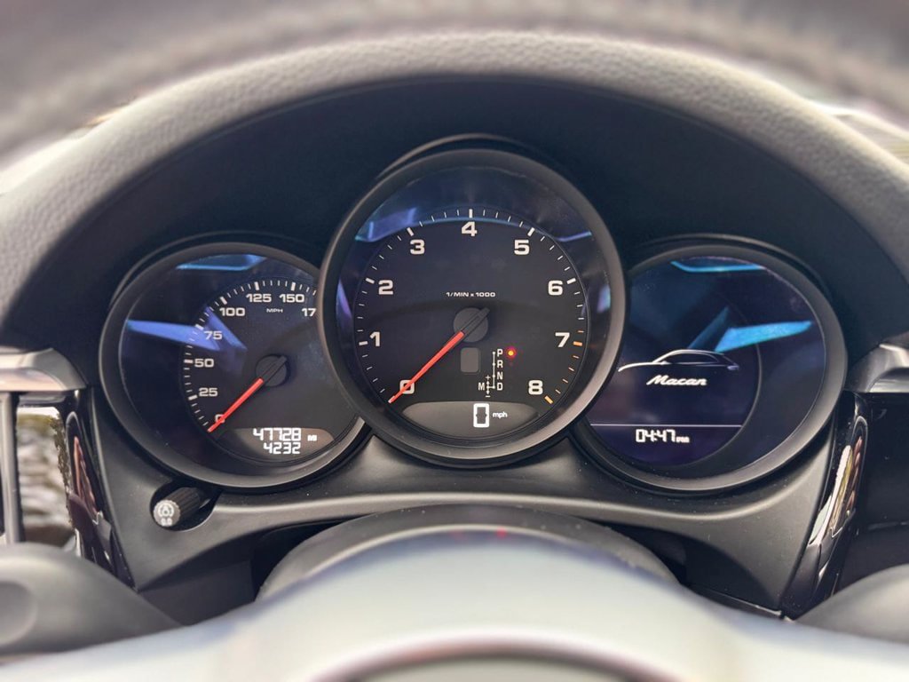 Used 2021 Porsche Macan AWD/4WD image 14