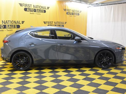 Used 2020 MAZDA MAZDA3 Hatchback w/ Premium Package image 11