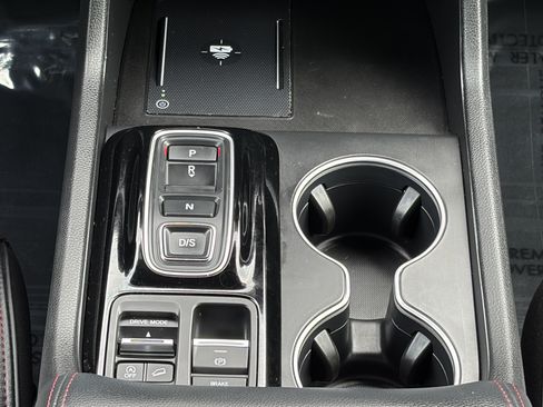 Used 2025 Honda Pilot Black Edition image 16