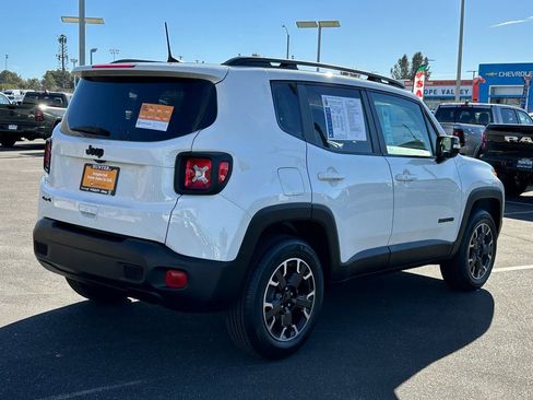 Certified 2023 Jeep Renegade Latitude image 6