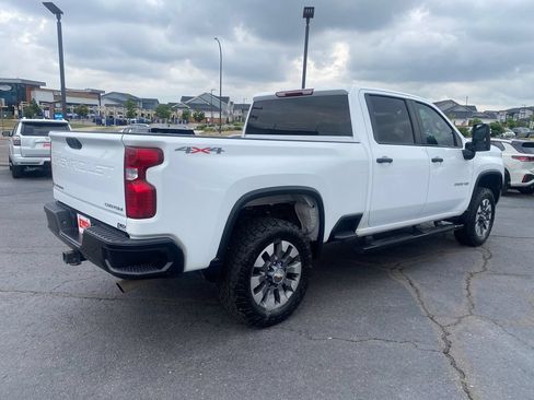 Used 2022 Chevrolet Silverado 2500 Custom w/ Custom Value Package AWD/4WD image 5