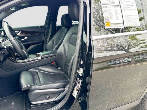Used 2020 Mercedes-Benz GLC 300 4MATIC image 19