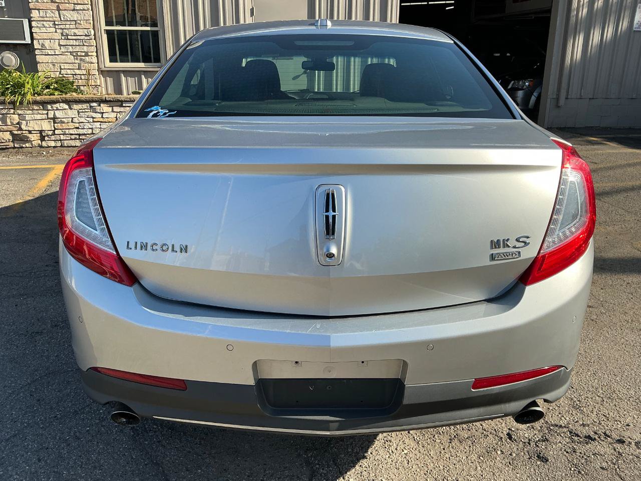 Used 2013 Lincoln MKS AWD image 5