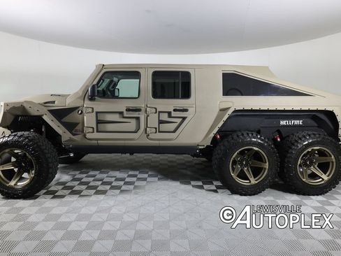 Used 2025 Jeep Gladiator Sport AWD/4WD image 9