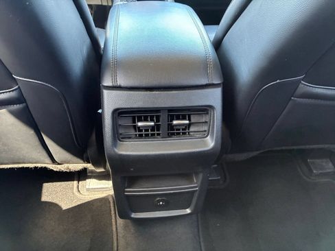 Used 2024 Ford Edge SEL AWD/4WD image 19