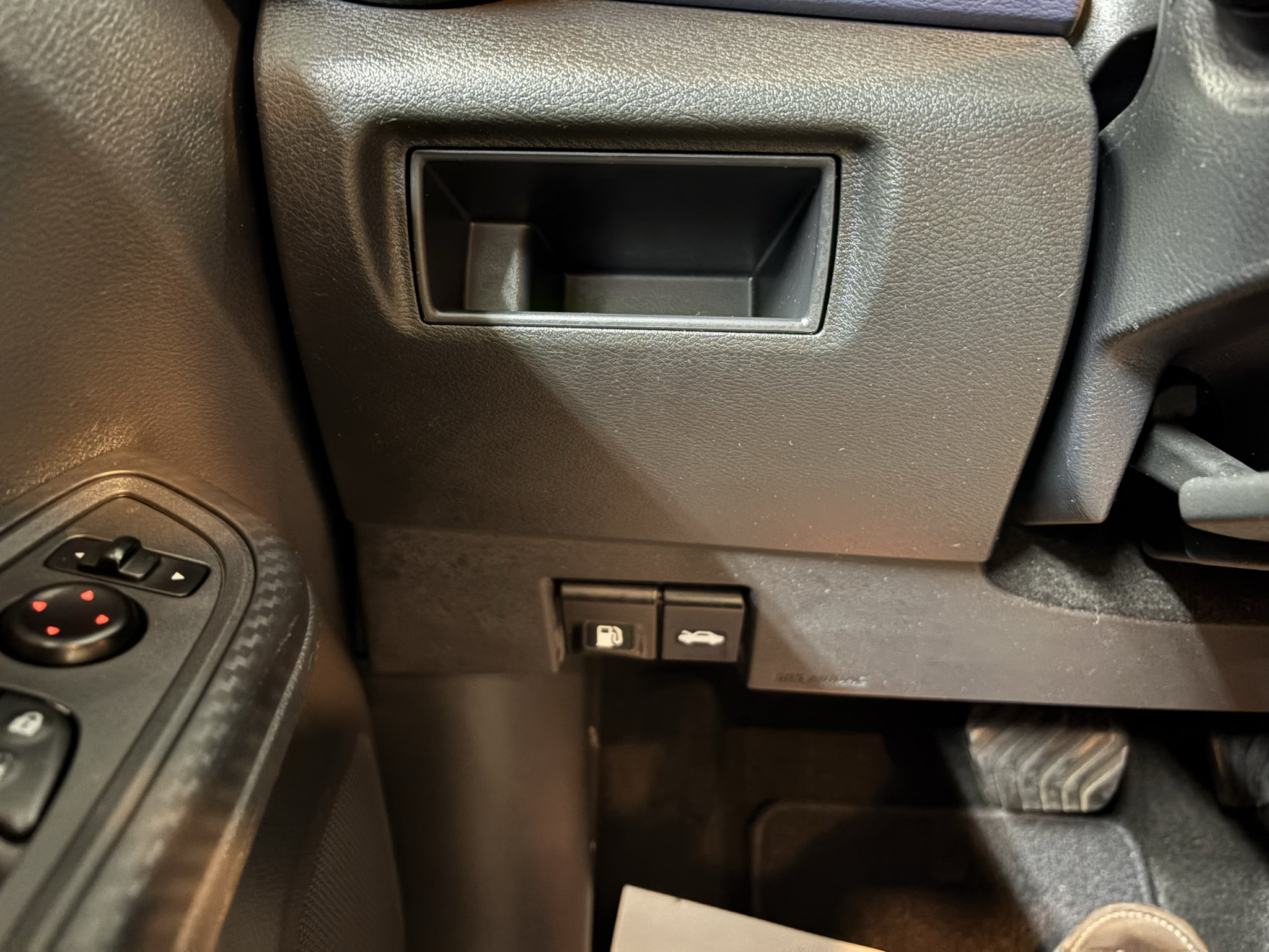 Used 2023 Nissan Versa SV FWD image 19