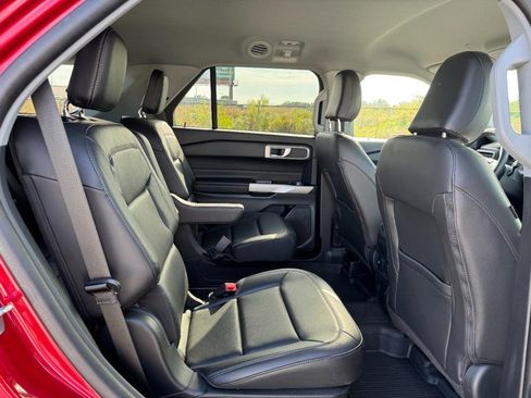 Used 2023 Ford Explorer XLT w/ Equipment Group 202A image 12