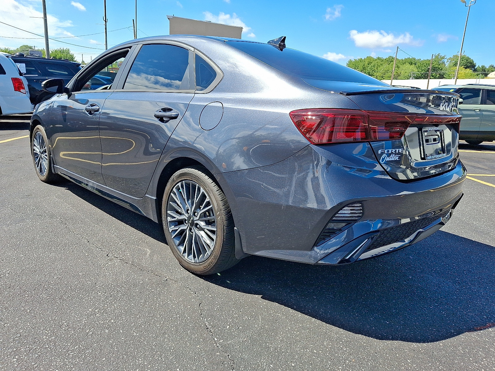 Used 2023 Kia Forte GT-Line w/ GT-Line Technology Package FWD image 4