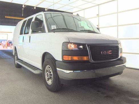 Used 2024 GMC Savana 2500 w/ Driver Convenience Package image 2