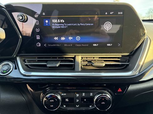 Certified 2024 Chevrolet Trax ACTIV w/ Sunroof Package image 13