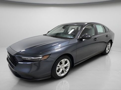 Used 2023 Honda Accord LX image 8