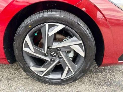 Used 2025 Hyundai Elantra SEL FWD image 14