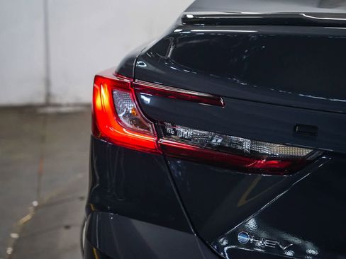 Used 2025 Toyota Camry SE image 11