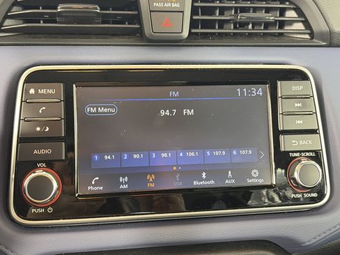 Used 2023 Nissan Versa SV image 19