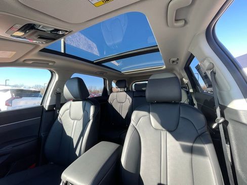 New 2026 Kia Sorento S w/ S Panoramic Sunroof Package FWD image 3