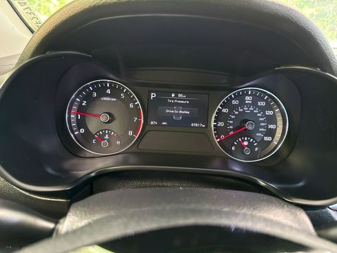 Used 2024 Kia Forte LXS FWD image 17