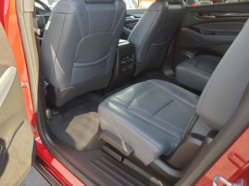 Used 2024 Buick Enclave Premium image 20