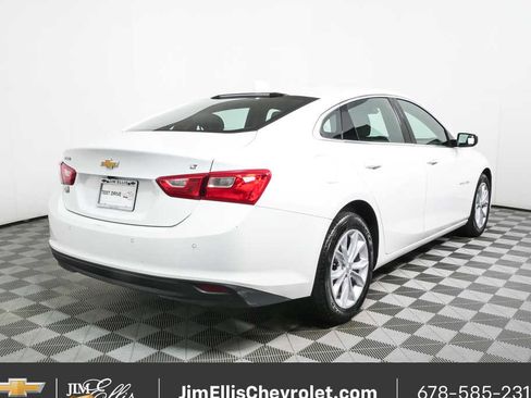 Used 2025 Chevrolet Malibu LT FWD image 3