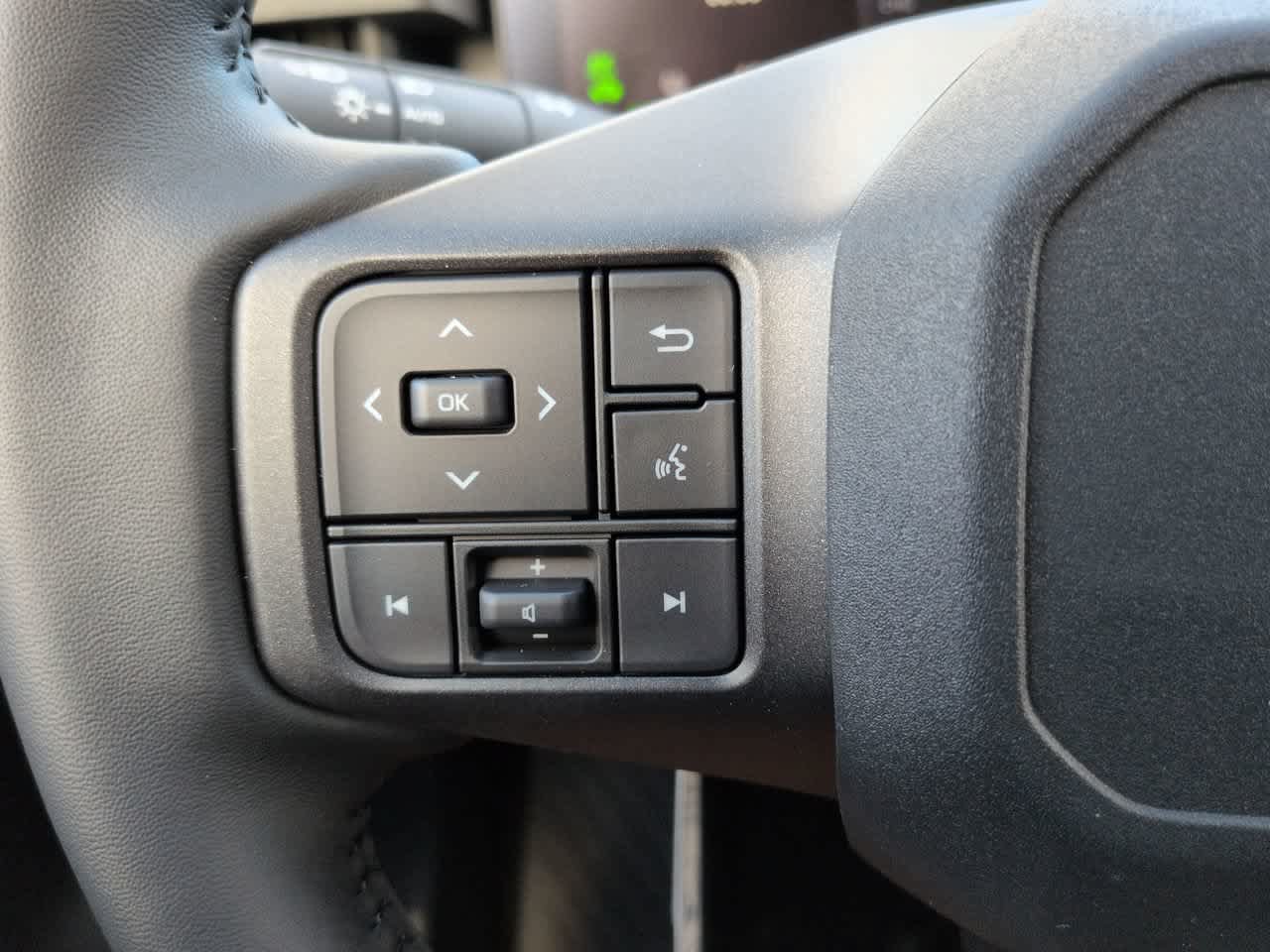 Used 2026 Toyota RAV4 SE w/ Convenience Package AWD/4WD image 23