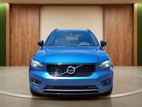Used 2019 Volvo XC40 T5 R-Design AWD/4WD image 2