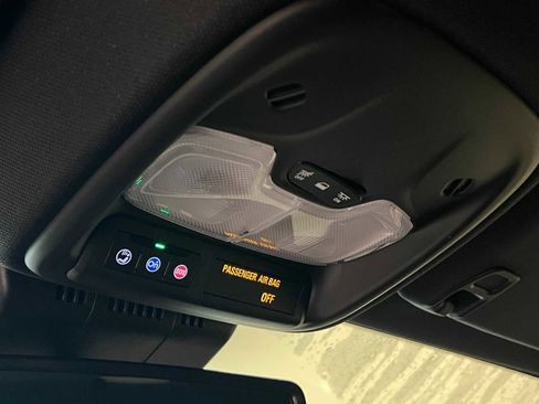 Used 2024 Chevrolet Colorado Z71 w/ Z71 Convenience Package 2 image 28