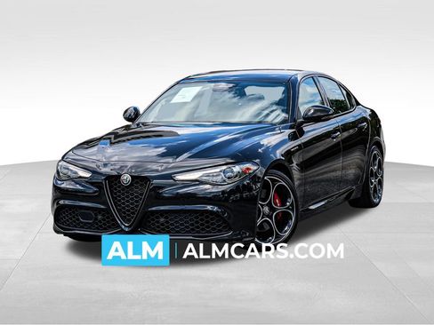 Used 2022 Alfa Romeo Giulia Veloce RWD image 1