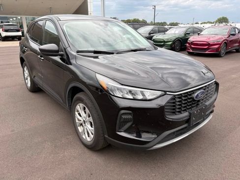 Used 2025 Ford Escape Active AWD/4WD image 7